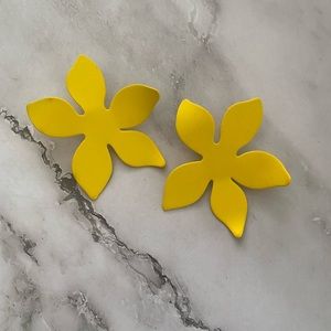 Tuckernuck Flower Earrings